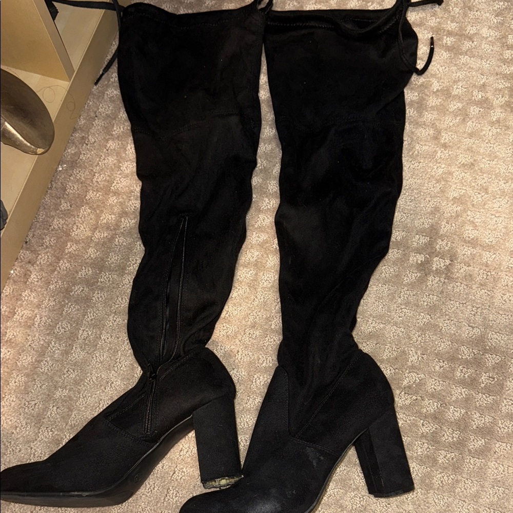 SO Black Over-the-Knee Boots